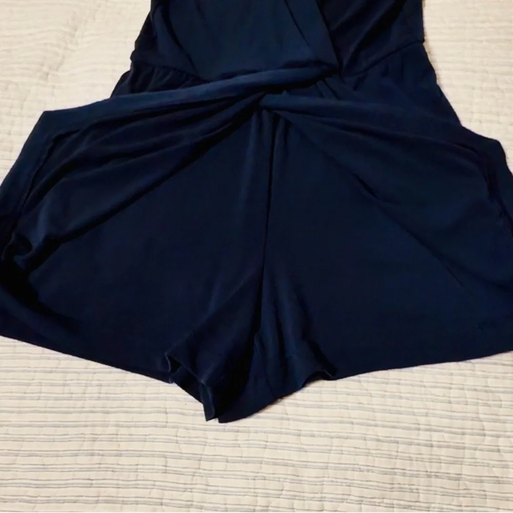 BCBGeneration navy blue mini romper, sz xs, v neck with snap, barely used - Picture 7 of 9
